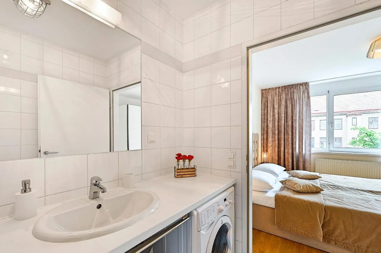 Peaceful Belvedere Apartment In Safe, Quiet & Central Location Viena Austria